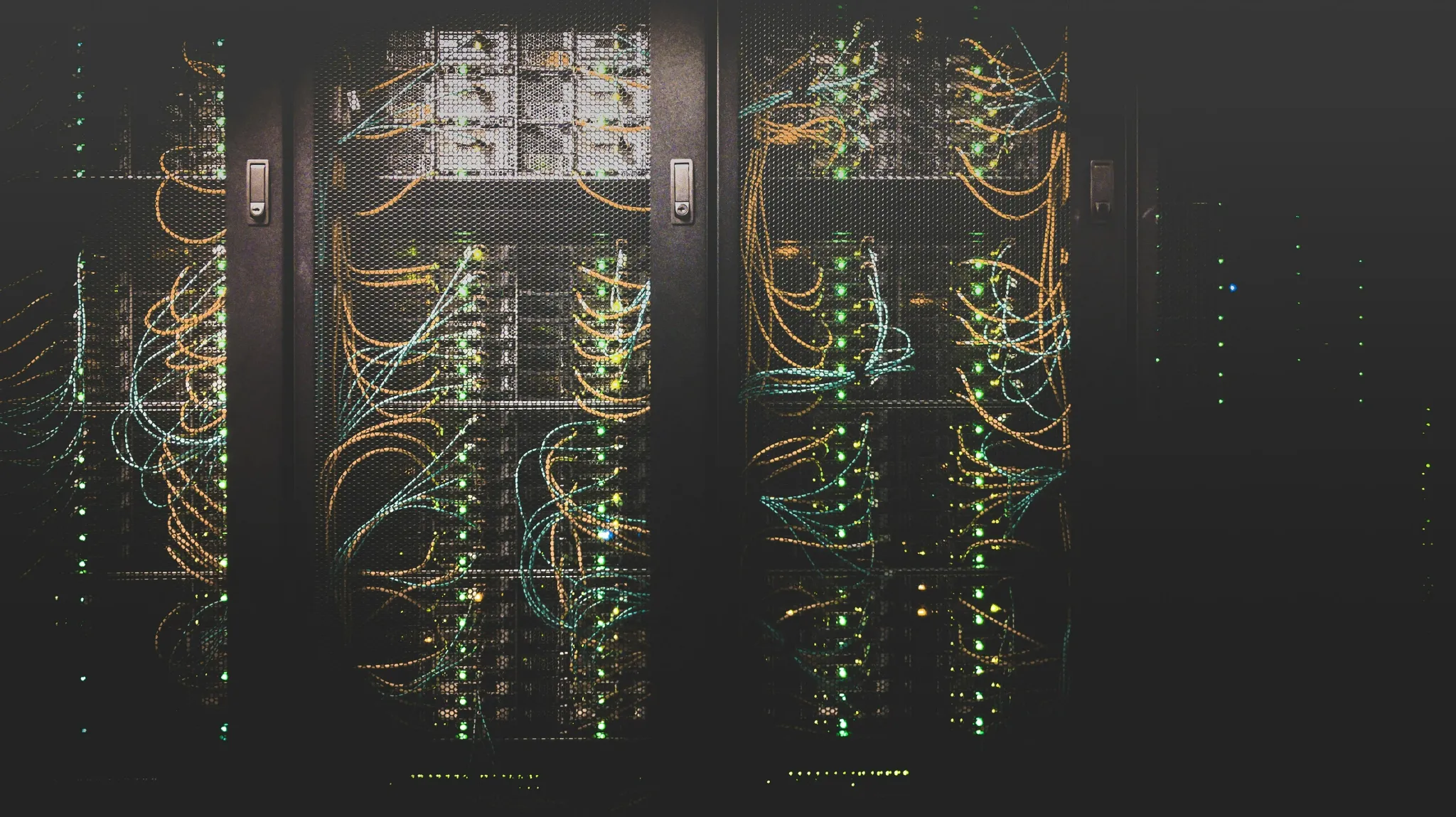 Skærpede krav til cybersikkerhed og nye regler for AI i IT-retten