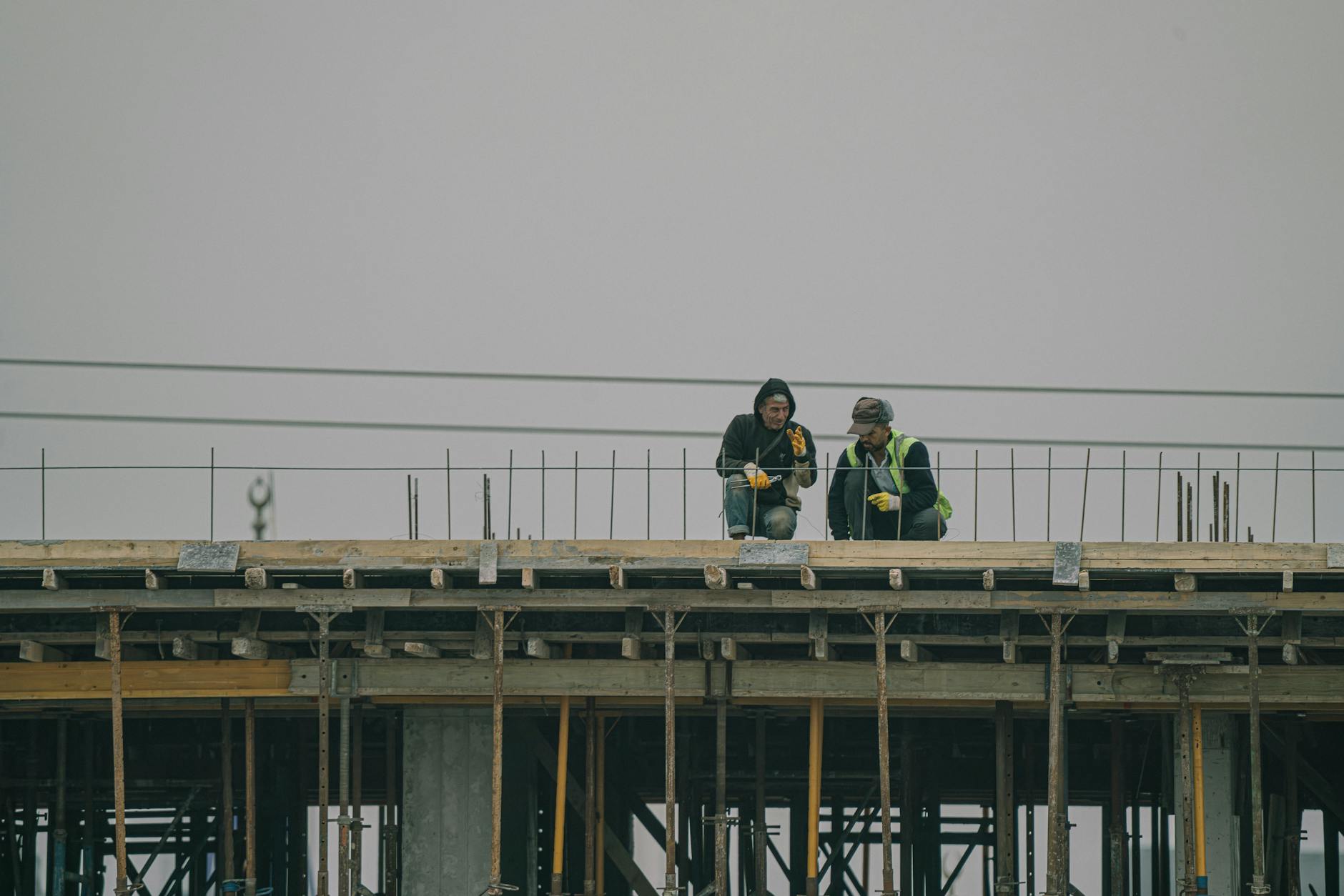 Kommuner og regioner møder nye krav til arbejdsklausuler i byggeprojekter